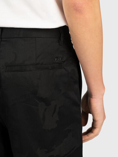 Short bermuda pants in black - 2