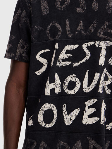 Black T-shirt with contrasting print - 4