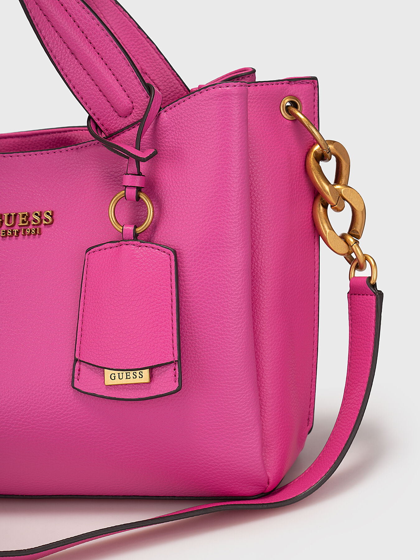 ZED GIRLFRIEND black bag brand GUESS — Globalbrandsstore.com/en