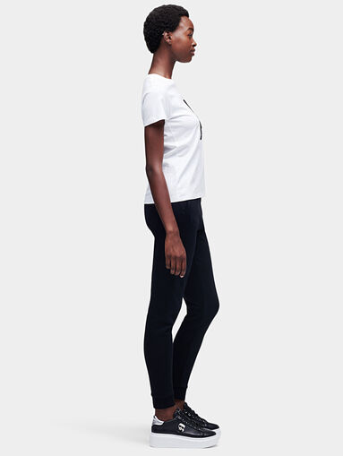 Branded T-shirt with boucle logo - 4