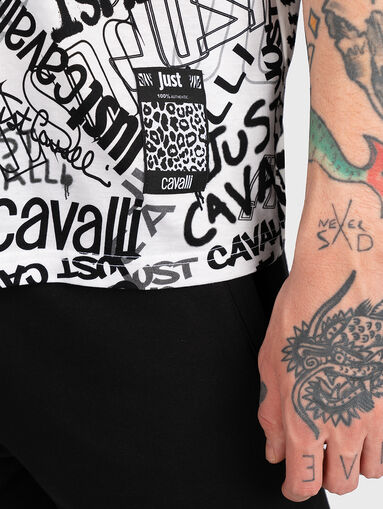 White T-shirt with contrasting logo print - 4