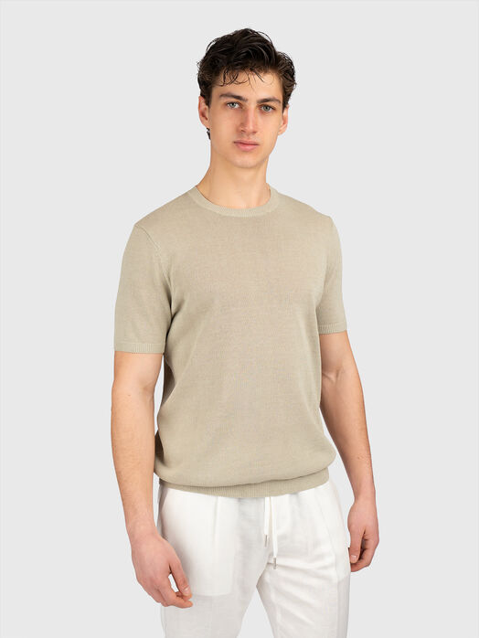 Sweater with short sleeves and an oval neckline