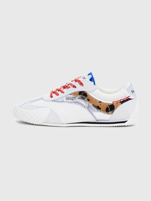 Sports shoes with animal detail and logo - 0