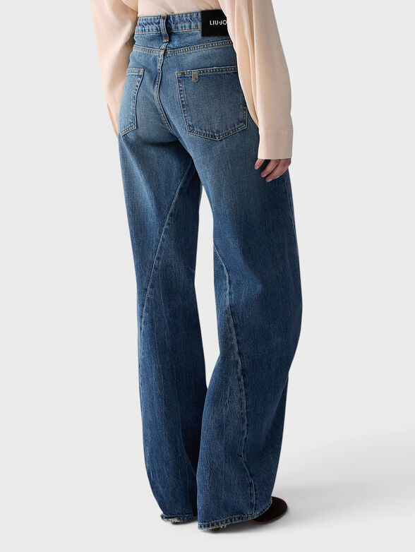 Jeans with asymmetrical seams - 2