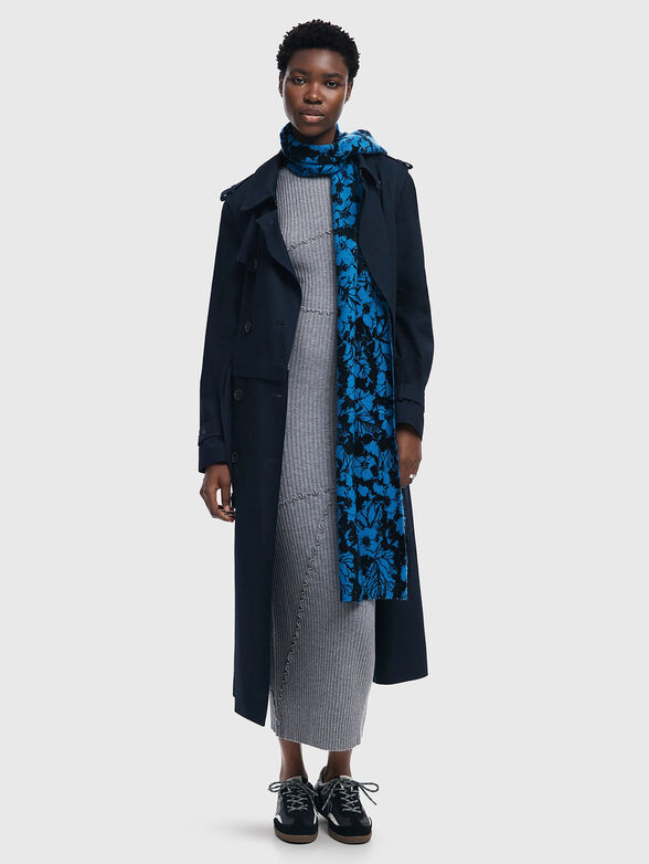 Knitted scarf with floral design - 2