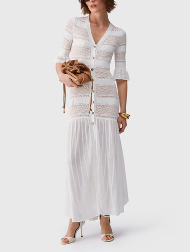 Knitted midi dress with a V-neckline - 5