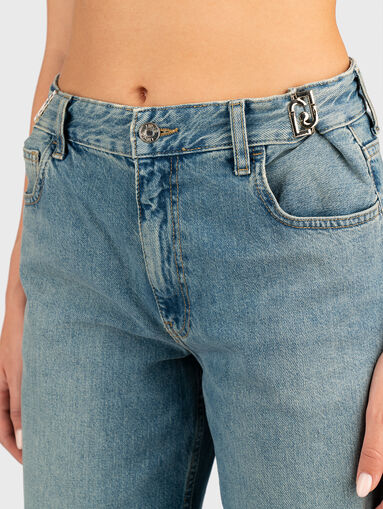 Jeans with high waist and wide legs - 4