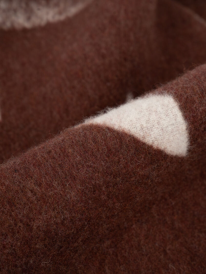 Cotton scarf with a logo accent - 3