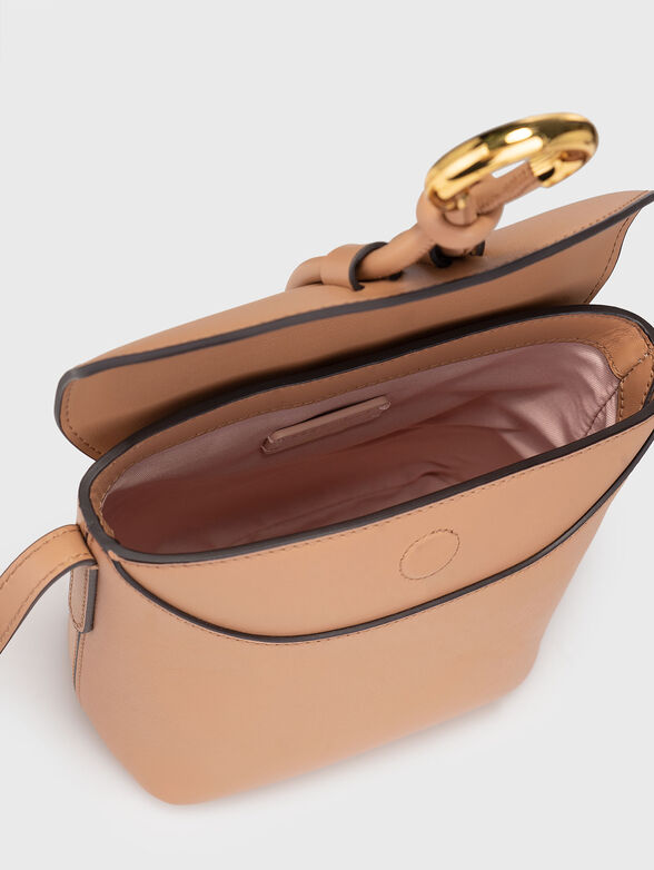 Beige crossbody bag with gold details - 6