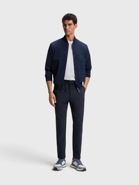 Trousers with an elastic waistband - 4