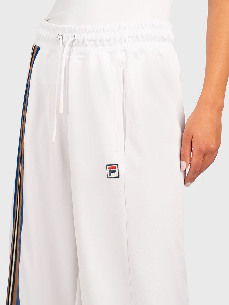 Sports trousers with accent trim - 3
