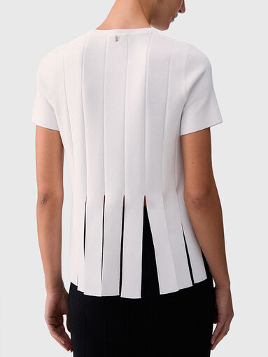 Short-sleeved sweater with cut-out details - 3