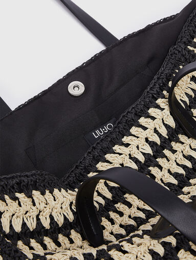 Woven bag with embossed logo - 5