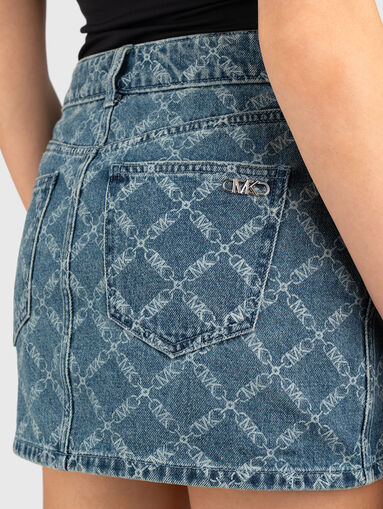 Mini denim skirt with logo print - 3