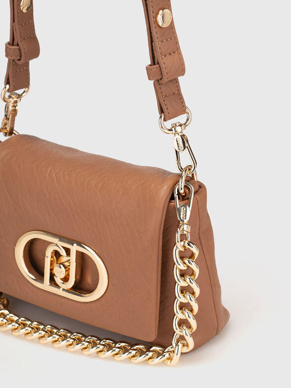 Crossbody bag with gold accents - 5