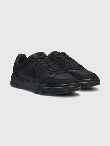 Sneakers with a monogram logo  - 3