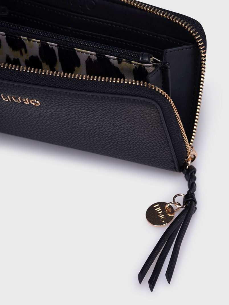 Purse with logo pendant - 3