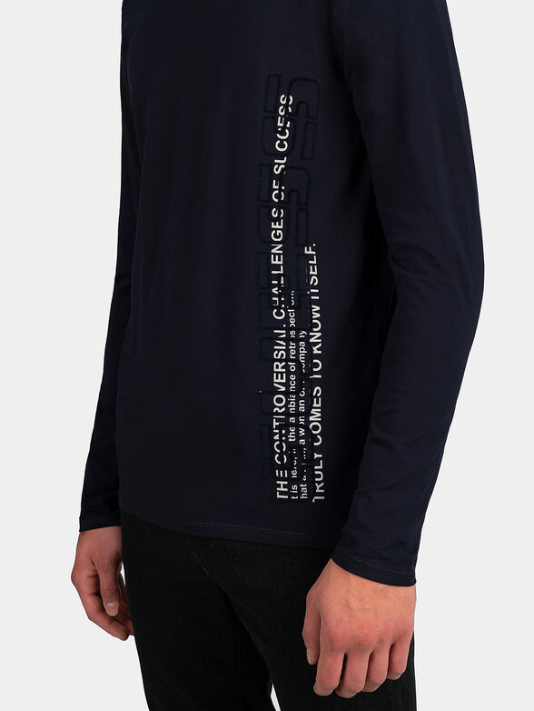 Blouse with art details - 2