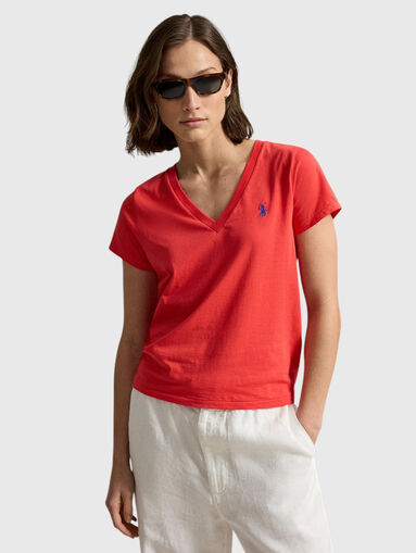 T-shirt with a V-neck  - 5