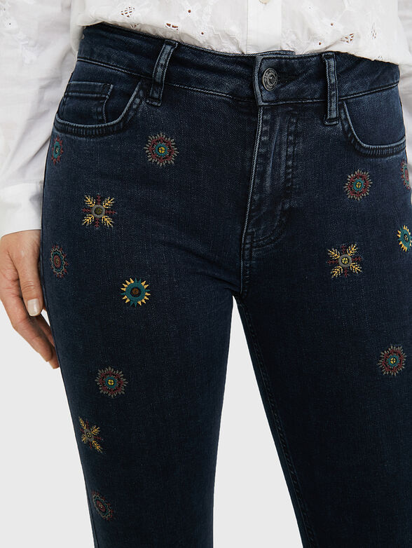 JULIETA Jeans with floral embroidery - 6