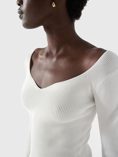 Knitted blouse in black - 5