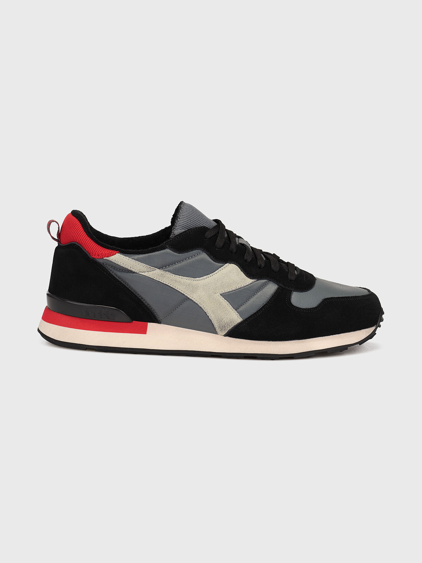 Camaro sports shoes deals