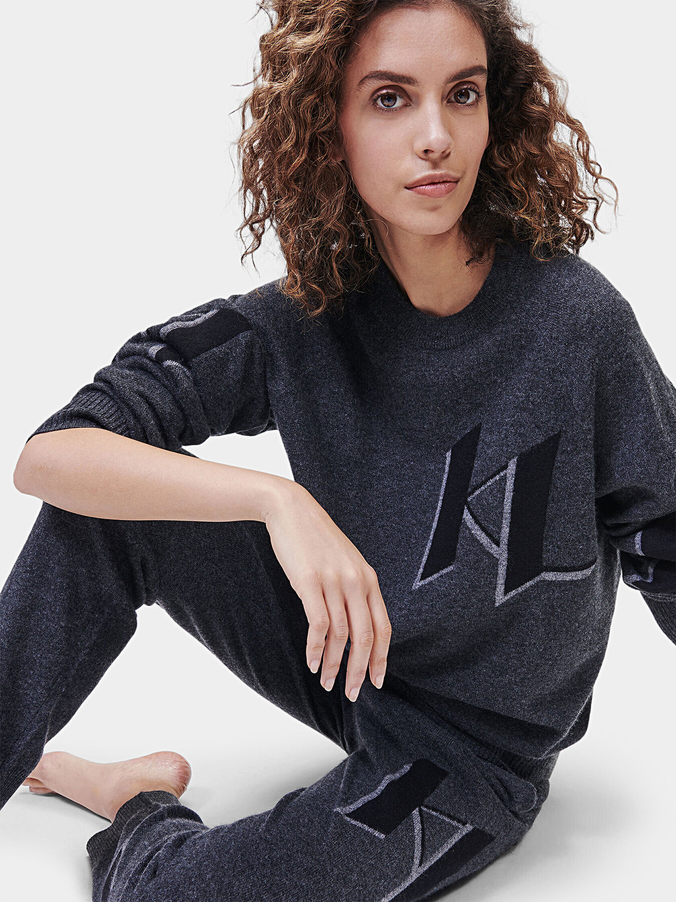Cashmere sweater with monogram print brand Karl Lagerfeld Globalbrandsstore en
