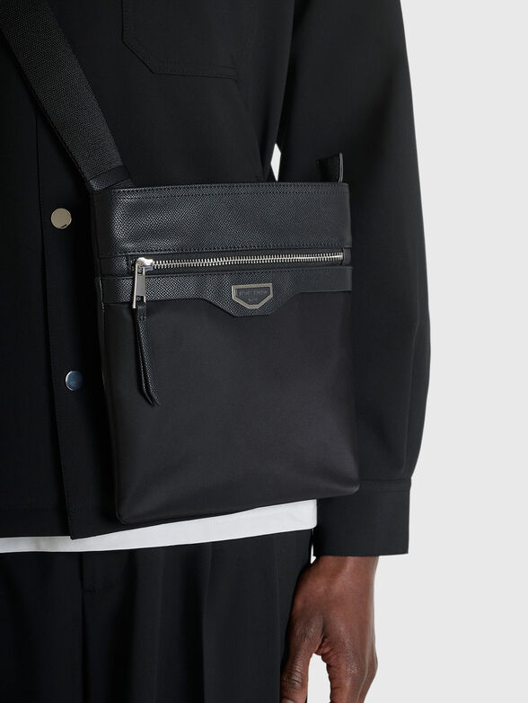Crossbody bag with front pocket - 4
