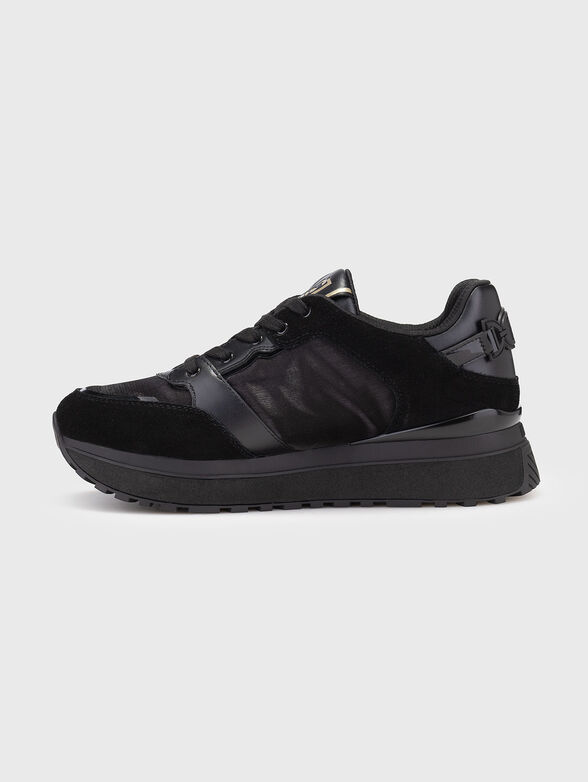 Sports shoes with accent logo - 4