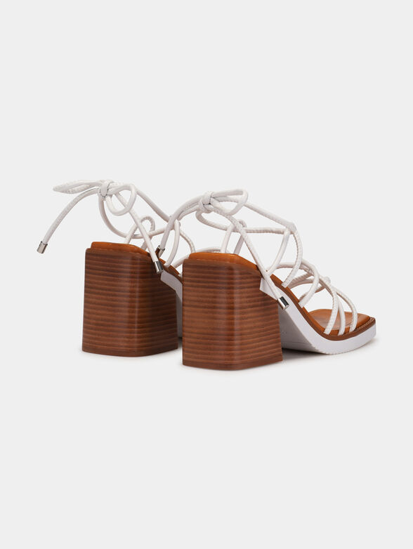 Sandals in white color - 3
