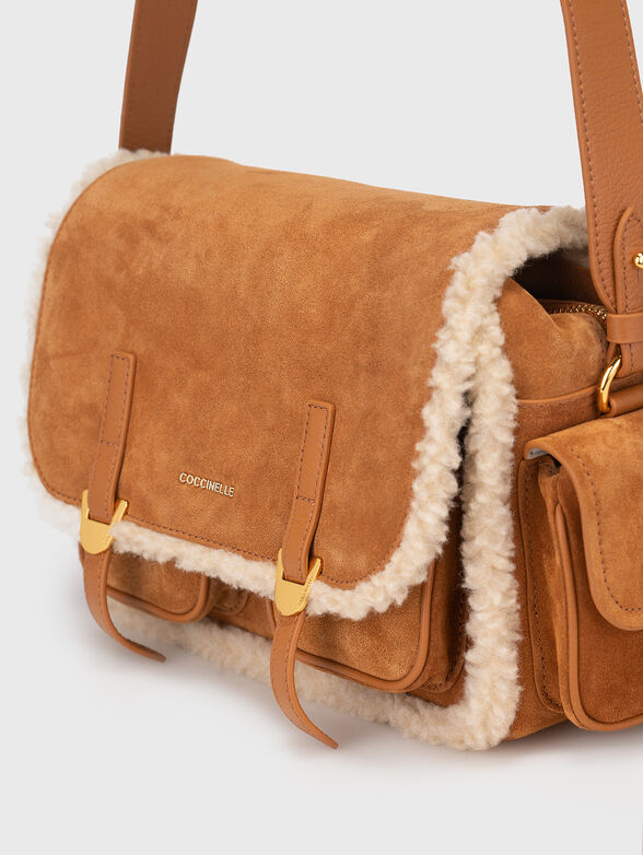 Crossbody bag with fluffy details - 4