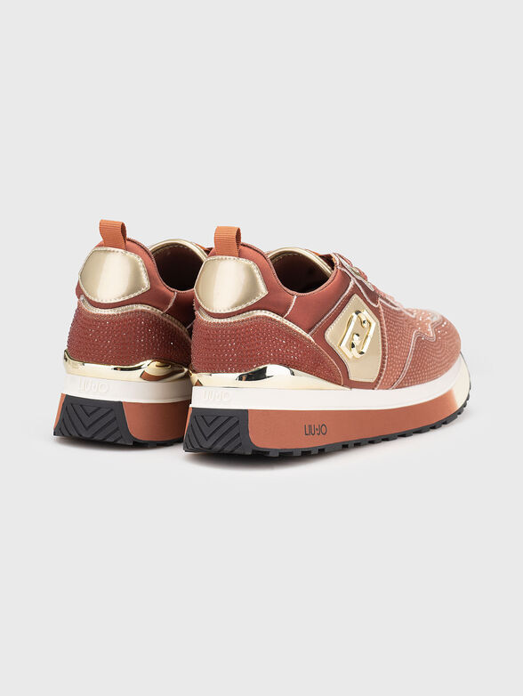 Sports shoes with logo - 3