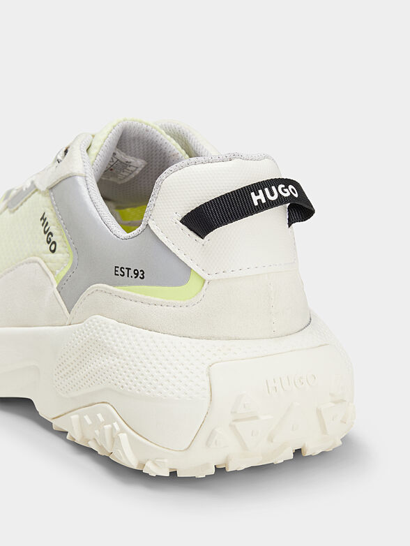 Sports shoes with colorful inserts and logo - 5