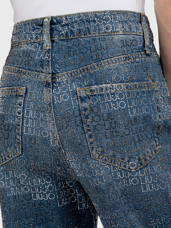 Straight leg jeans with rhinestones - 3