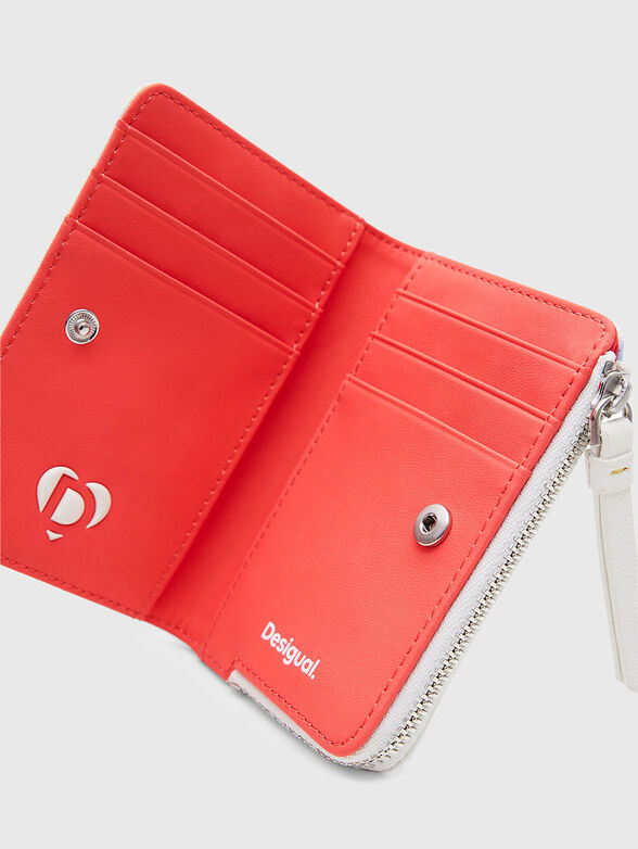 Small wallet with contrasting print - 3