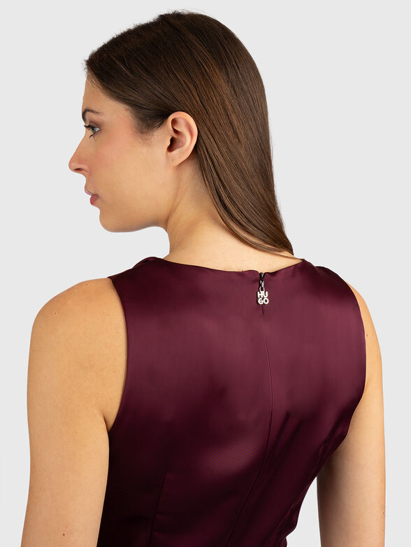 Satin jumpsuit with a V-neck - 5