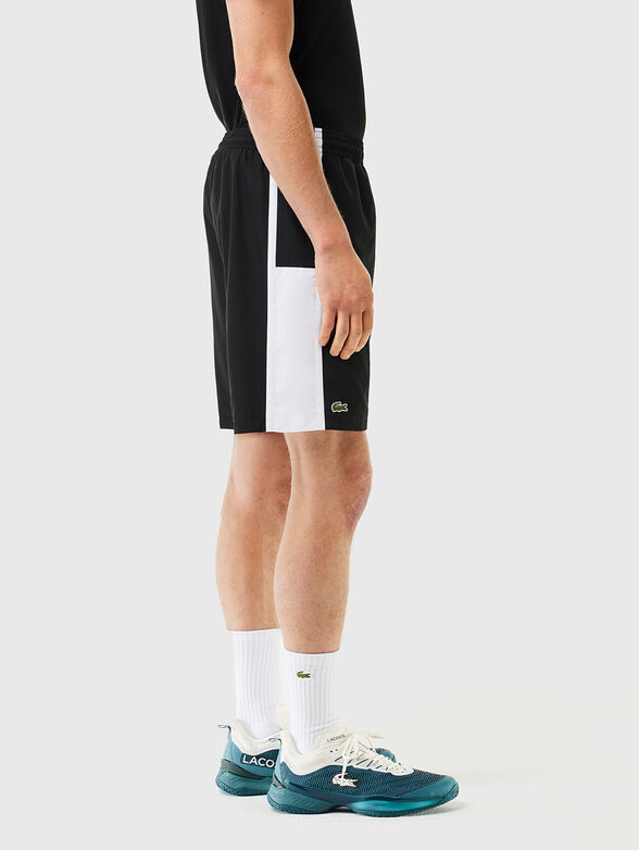 Short with contrast details - 1