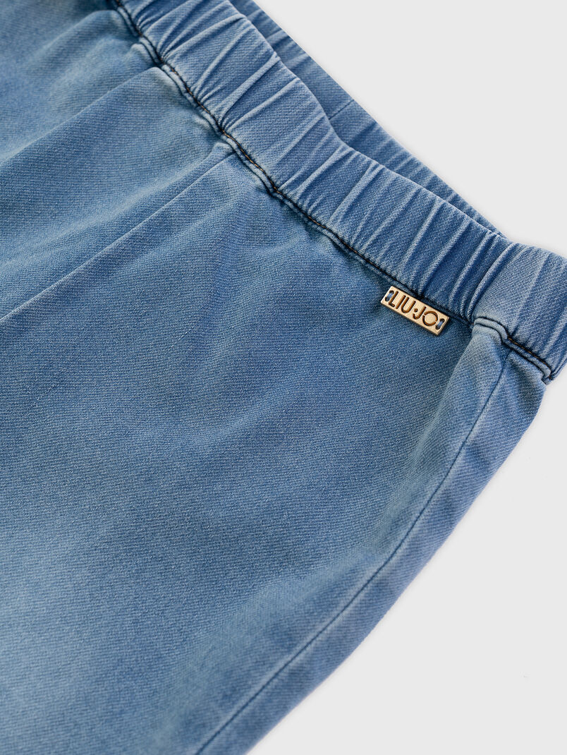 Jeans with an accent hem - 3