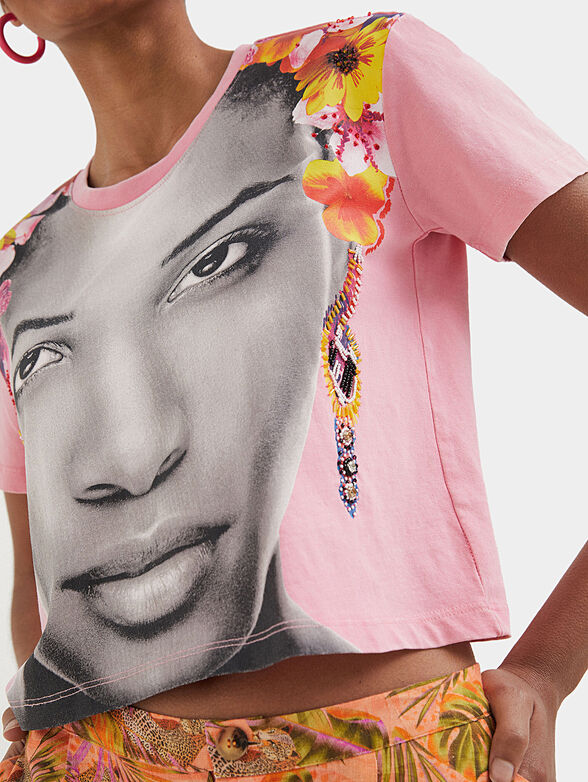 Pink T-shirt with colorful print - 5