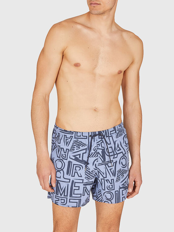 Сини плажни шорти с лого принт  - 1