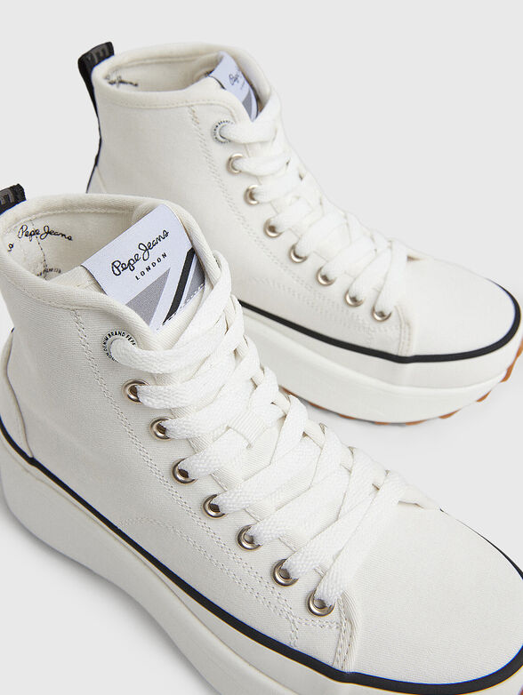 Sneakers in black color on platform - 4