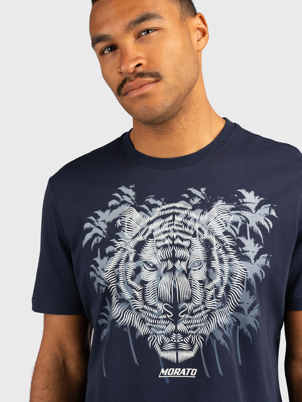 Cotton T-shirt with print in dark blue color - 4