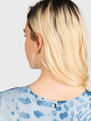 Floral print V-neck blouse - 4