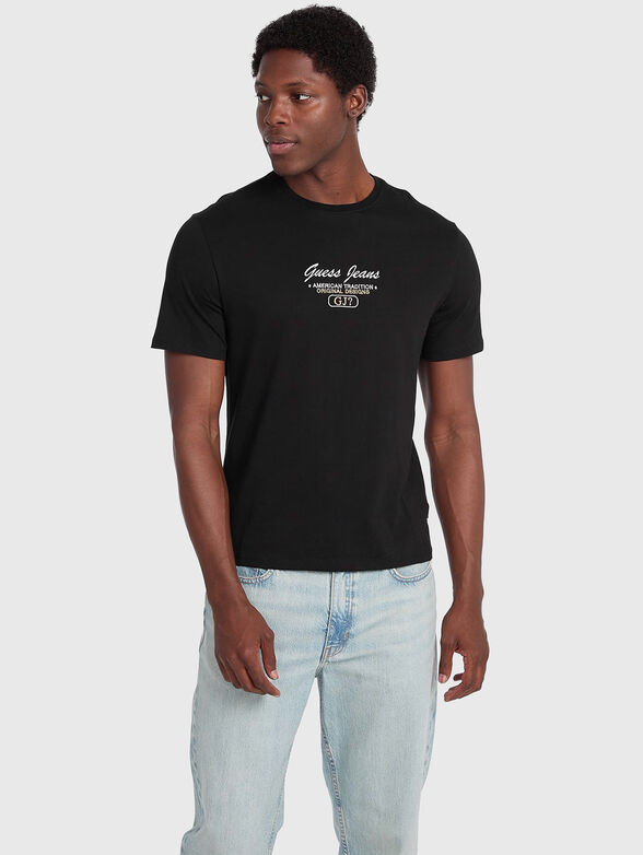 Slim T-shirt with oval neckline - 1