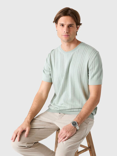 Short-sleeved sweater with an oval neckline - 5