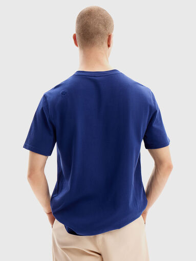Dark blue T-shirt with contrasting logo - 3