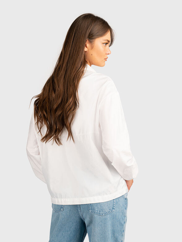 Windbreaker with high collar - 3