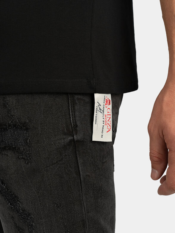 Black T-shirt with contrasting print - 3