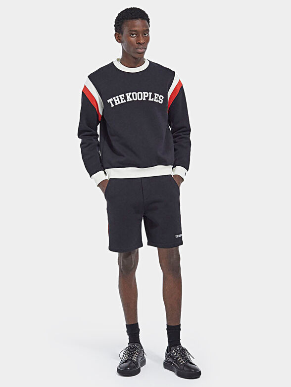 Shorts with red stripes and embroidered logo - 3