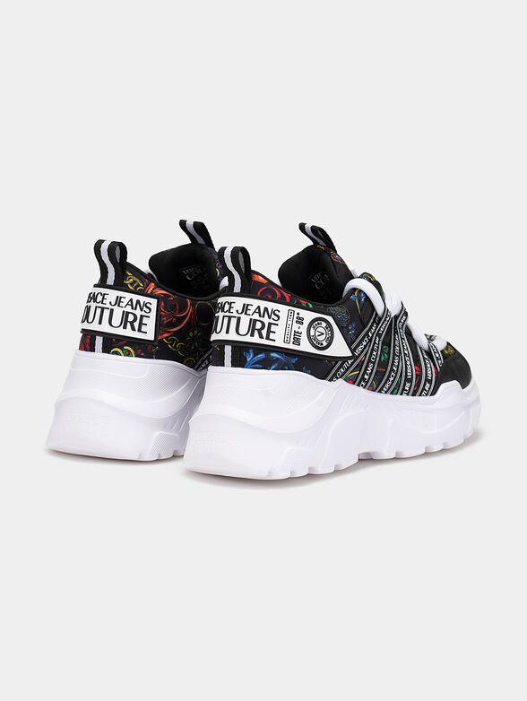 Black sneakers on platform - 3
